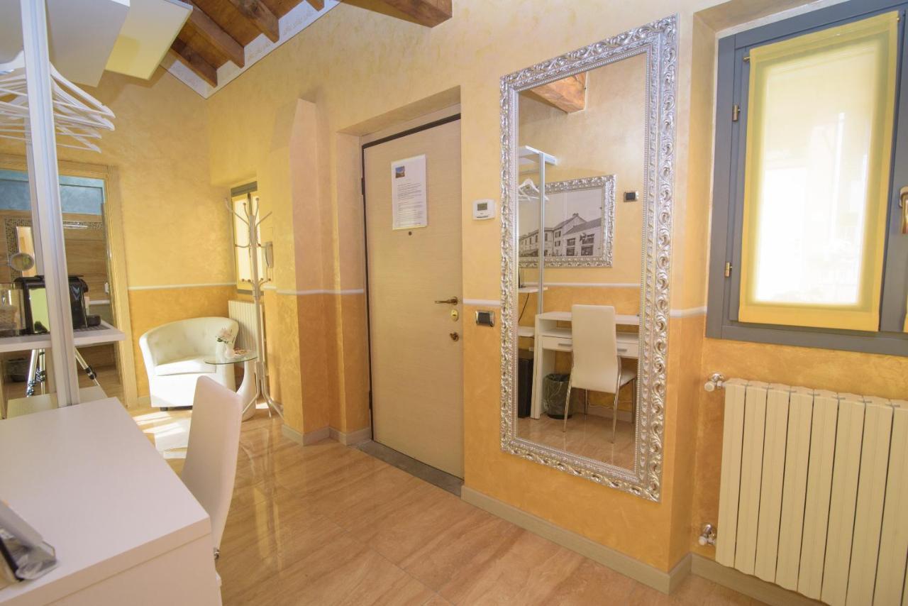 S Onofrio Apartment Rho